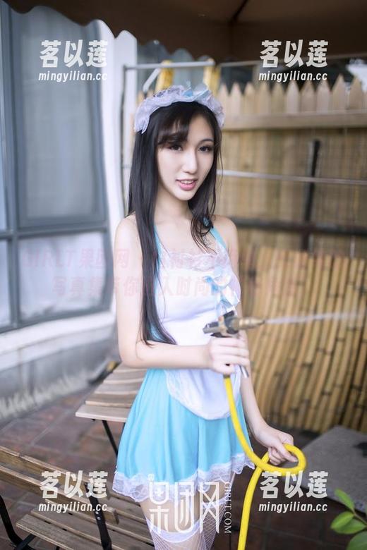 GIRLT果团网 - 白衬衫不简单：王语纯的写真集带你进入时尚的神秘角落！