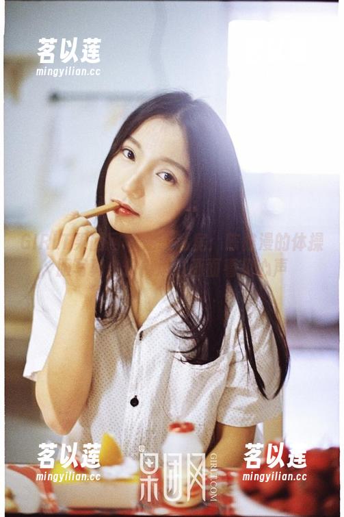GIRLT果团网-陈雅漫 GIRLT果团网 - 定制私房:陈雅漫的体操服写真,仿佛透过画面看见心声
