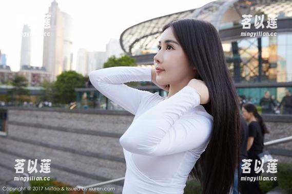 MiiTao蜜桃社 - 默默Momo的夏天，美图和现实之间的那道小隔阂。
