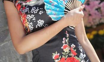 MyGirl美媛馆 – 伊小七MoMo泳衣写真，一个能让人琢磨很久的视觉享受，真是个谜！