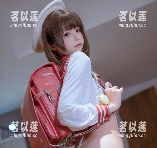 Quan冉有点饿的写真：碧蓝航线里的旗袍究竟有多撩人？