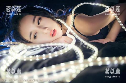 TGOD推女神 - 看！歆小兔chobits最新写真：办公室环境下的细腻瞬间