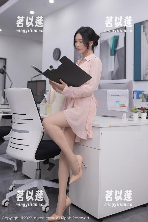 Xiuren秀人网 - 当你以为Suki_baby办公室只有文件时，合集图片让你大开眼界！