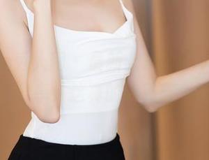 Xiuren秀人网 – 最新七米baby女孩的写真分享：这真的能算艺术吗？