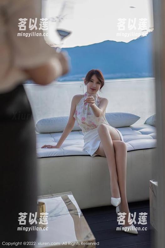 Xiuren秀人网 - 这一刻，凌希儿的美足在原图中绽放光彩！