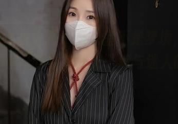 Xiuren秀人网 – 办公室不是梦境，唐翩翩的原图让你重新定义干练与迷人的界限！