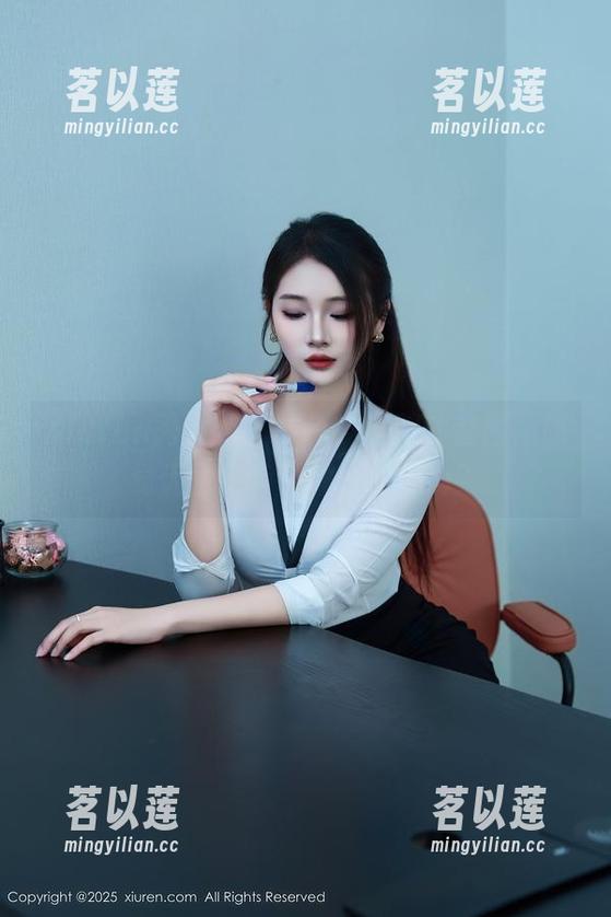 Xiuren秀人网 - 岁小岁制服的套图，感觉无形中有种神秘的魅力？
