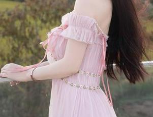 Xiuren秀人网 – 是小逗逗制服写真：我的审美标准又被刷新了，你不来看看吗？