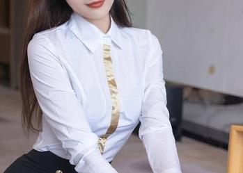 Xiuren秀人网 – 是小逗逗学妹的在线原图：谁说幽默和美丽不能兼得？