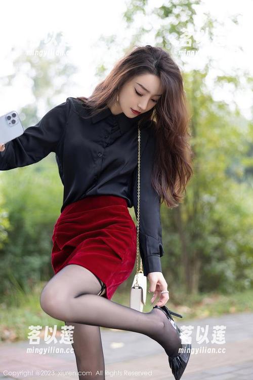 Xiuren秀人网-杏子Yada Xiuren秀人网 - 隐秘的浴室檀板:杏子Yada带你走入她的高清图册