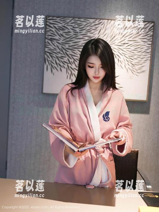 Xiuren秀人网-杨紫嫣Cynthia Xiuren秀人网 - 杨紫嫣Cynthia的裸足,定制的风格究竟是让人着迷还是心烦?