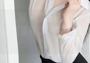 Xiuren秀人网 – 探秘猫咪巨臀妹妹的女友写真集：高清画面让你一秒爱上她的魔力！