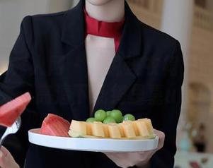 Xiuren秀人网 – 谁说连衣裙只能在橱窗里看？来，高清下载绮里嘉ula的魅力！