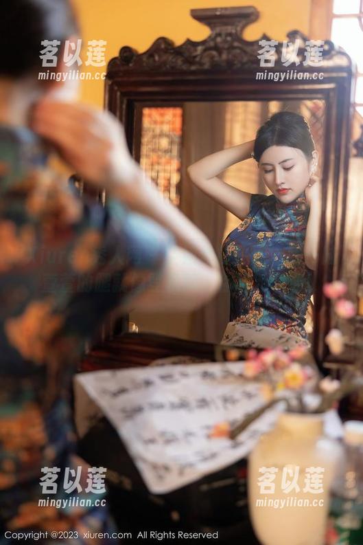 Xiuren秀人网 - 空姐丝袜主题上线—陆萱萱的腿就像登机牌，你绝对想要！