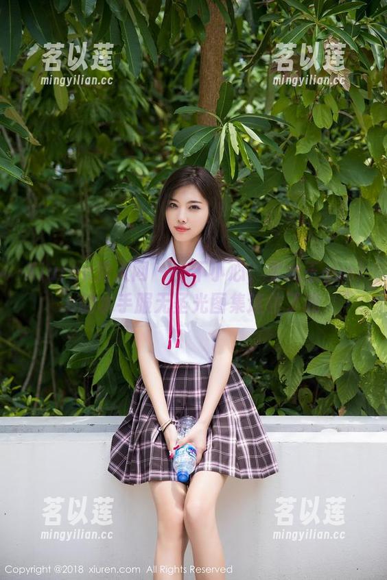 Xiuren秀人网 - 一不小心，雯大王susie的水手服无圣光图集迷住了我