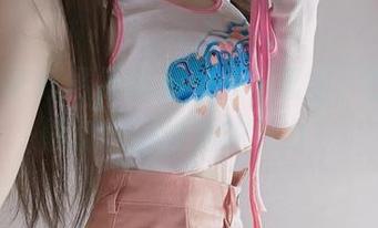 miko酱吖最新作品：小小恶魔，看看谁能抵挡得住她的魅力？