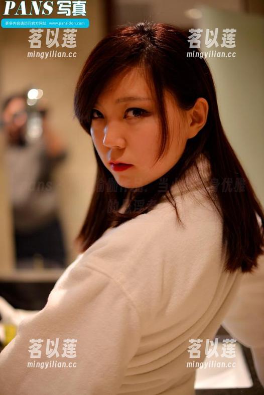 pans - 定制瑜伽作品：当小颖变身优雅的悬浮者