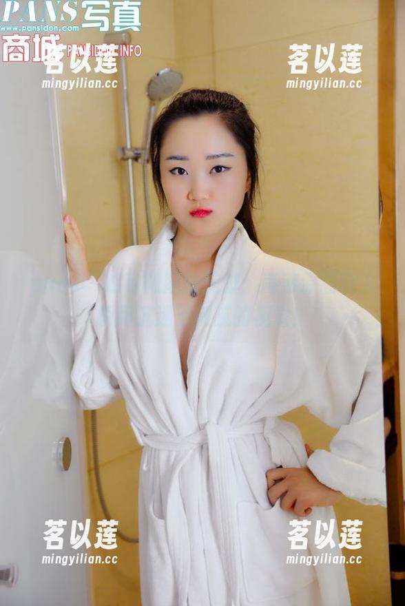 pans-微妮 pans - 瞧瞧微妮的美脚:高清原图让人瞬间沉迷于细腻的视觉!