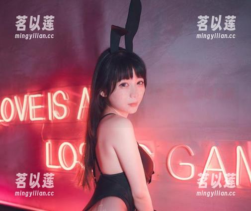 usejan蓝蓝 usejan蓝蓝“花嫁”系列的私房合集,明明是娇羞又调皮的感觉。