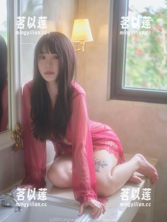 如果wuyo(우요)可爱写真会说话，它会悄悄告诉你萌到心里了。