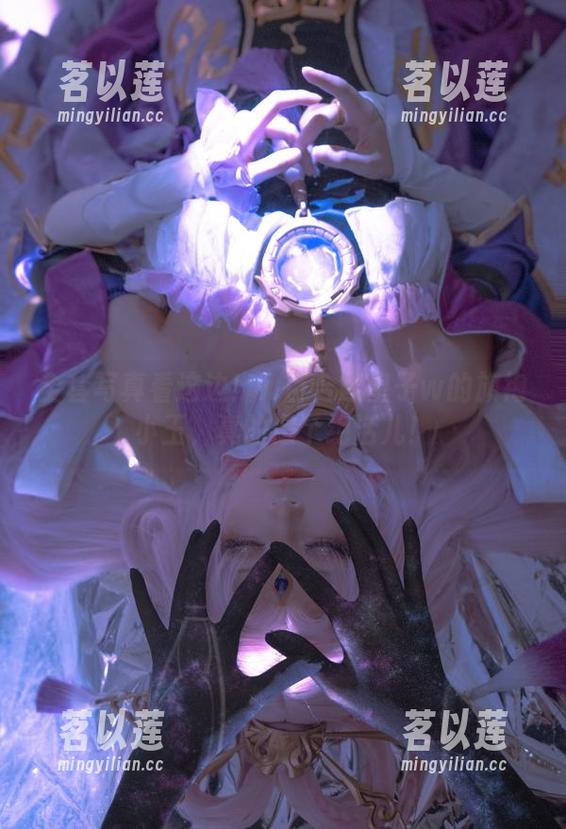 全套写真看这边！w百合欧皇子w的旗袍小玉，真的是个绝活儿！