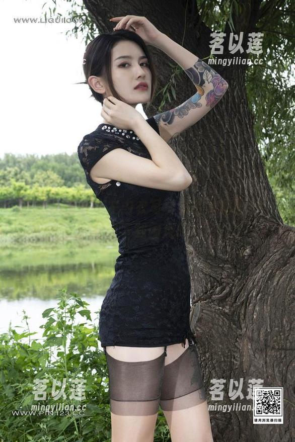 丽柜 - 揭开左左内衣写真集的神秘面纱，赶紧下载围观吧！