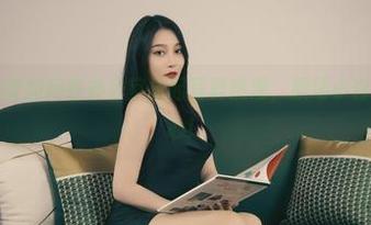 丽柜 – 看怡萱如何在办公室掀起写真热潮，职场小白也能玩得开心！