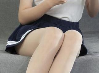 丽柜ligui – 她的裸足，简直是一种视觉享受！尚云依的原图照片，看得我都想脱鞋了！