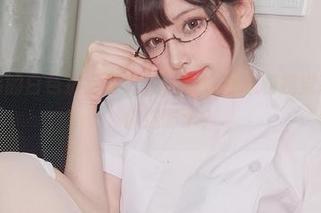 你十七鸽的白色护士写真集，在好奇心和视觉享受之间，你选哪个？