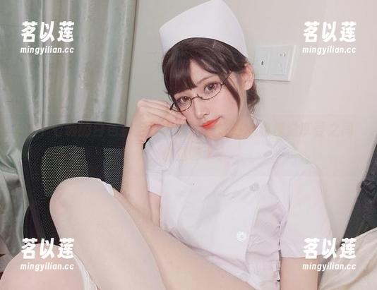 你十七鸽的白色护士写真集，在好奇心和视觉享受之间，你选哪个？