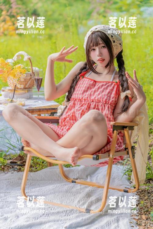 咬一口兔娘空姐图包：在云端也能超甜！