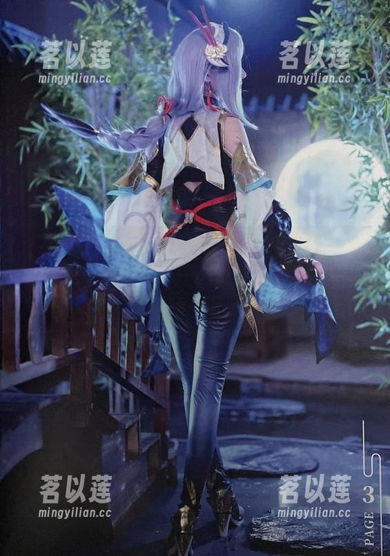 “在下萝莉控ii修车妹：图集中的每一张都像是一段谜语”——总是让人忍不住想再翻一下。