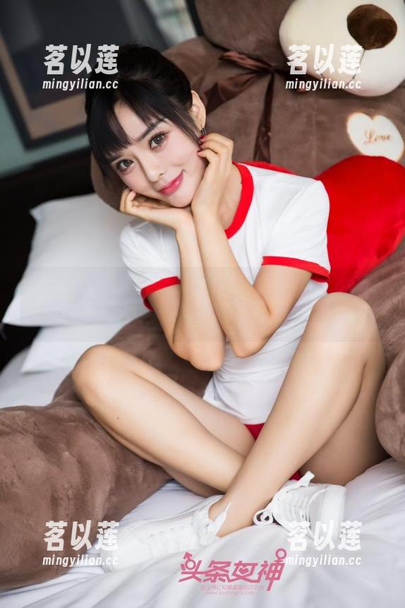 头条女神-松果儿 头条女神 - 分享松果儿镂空套图:镂空周边的幽默感和艺术共存!