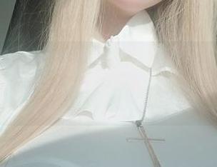 秋风一起，女主K的初秋穿搭成了年度美图，直接用作壁纸毫不含糊！