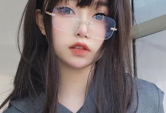 女主K的主人的女仆原图：全新视角下的女仆魅力