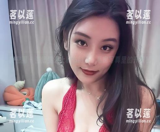 微密圈 - 当奶雯遇上秘书制服：私房写真里的升职秘籍！