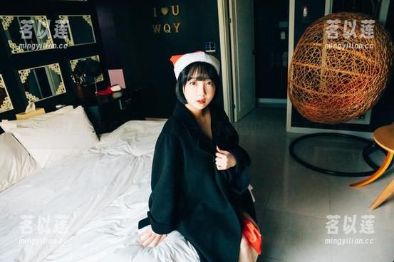 浴缸里的孙乐乐(손예은)：一场不可思议的图库下载之旅