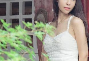 尤果网 – 一组“学妹”主题作品里的“Pinkbaby”，图片如同一篇绝妙的校园小说。