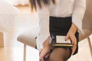 尤蜜荟 – 跟随宋KiKi，探索她的私房丝袜图集：表面光鲜，却藏着无限联想