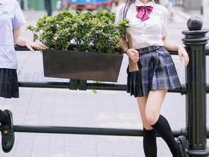 尤蜜荟 – 小茶茶tea的自拍大公开：分享一下我的奇妙套图吧！