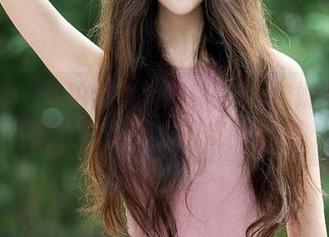 推女郎 – 私拍合集大揭秘：Yu佳妮在校园里优雅又不失俏皮的瞬间