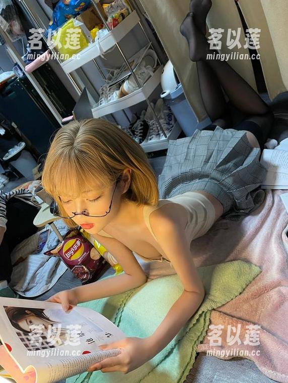 微密圈 - 当无欲无求的推土君化身修女：这套写真让你误入歧途！