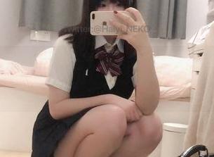 是一只废喵了带你看最新美图，绿小柄下的无限可能，猫咪的为什么总是很可爱？