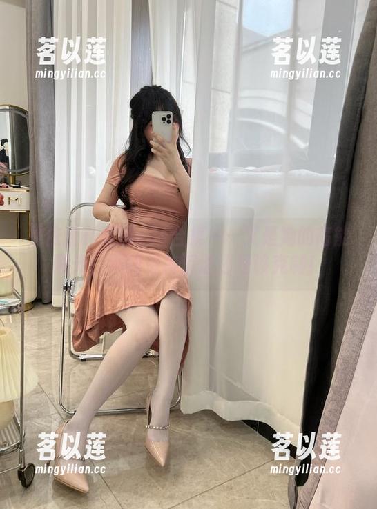 是依酱吖清纯cos合集——又是她的高能曝光，不知道该沉迷还是该克制！