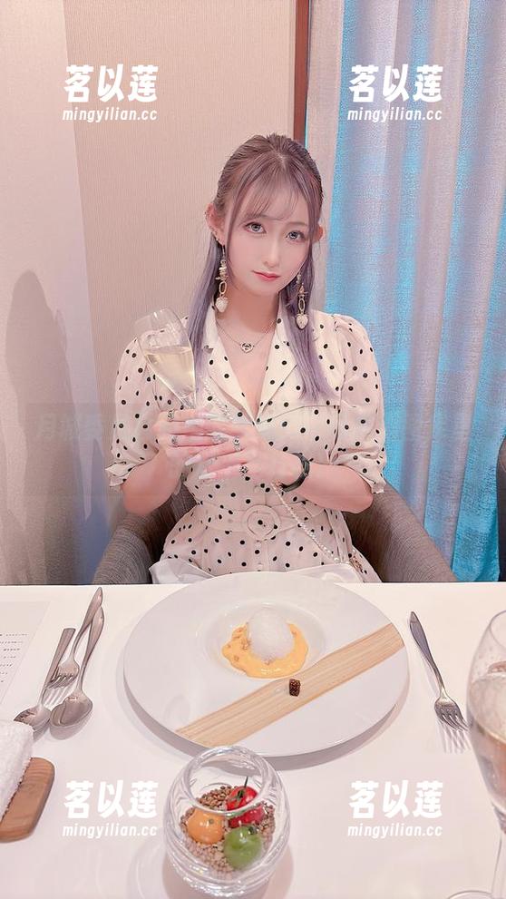 月城委员会和她的学妹：一场高清图库里的欢乐马拉松！
