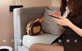 微密圈 – 林子琳喵的校服全集：穿上它，仿佛重回那些青涩的日子