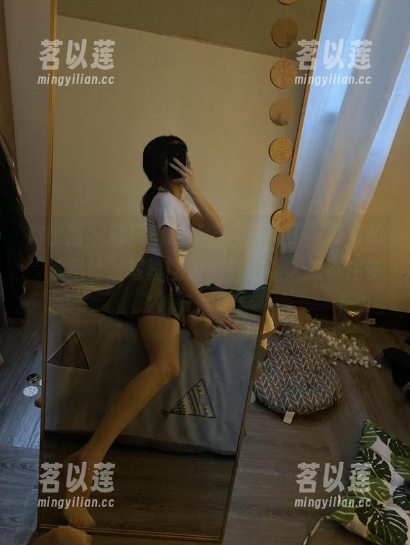 微密圈 - 别再抗拒了，“桃脱了”带来的“裤里丝”写真图包，真的让人忍不住多看几眼啊！