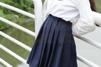 高中生的新解读：森萝财团的白丝高考学妹免费套图，别错过！