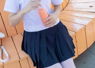 森萝财团白丝学生装套图，校园最美的风景只需一键收藏！