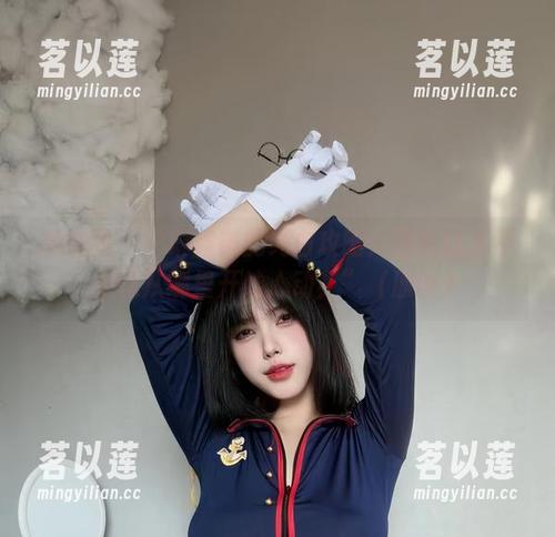 琳铛铛 微密圈 - “琳铛铛的纯白攻略:图片让人不知道从哪里开始心动!”(原图)